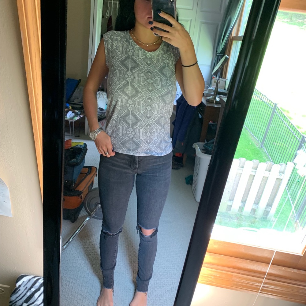 Short sleeve Aztec top